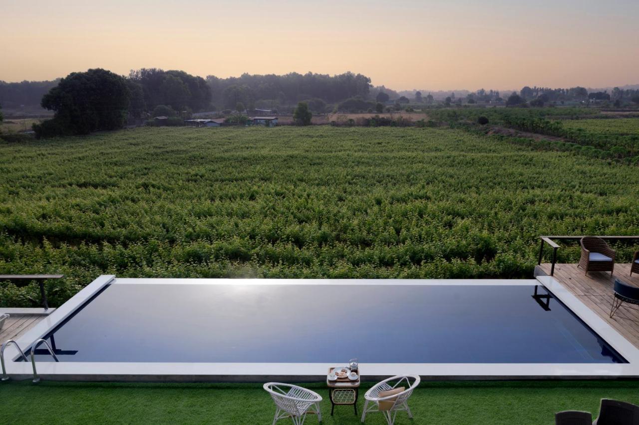 Saffronstays Onellaa, Nashik - Infinity Pool Villa Surrounded By A Vineyard Eksteriør bilde