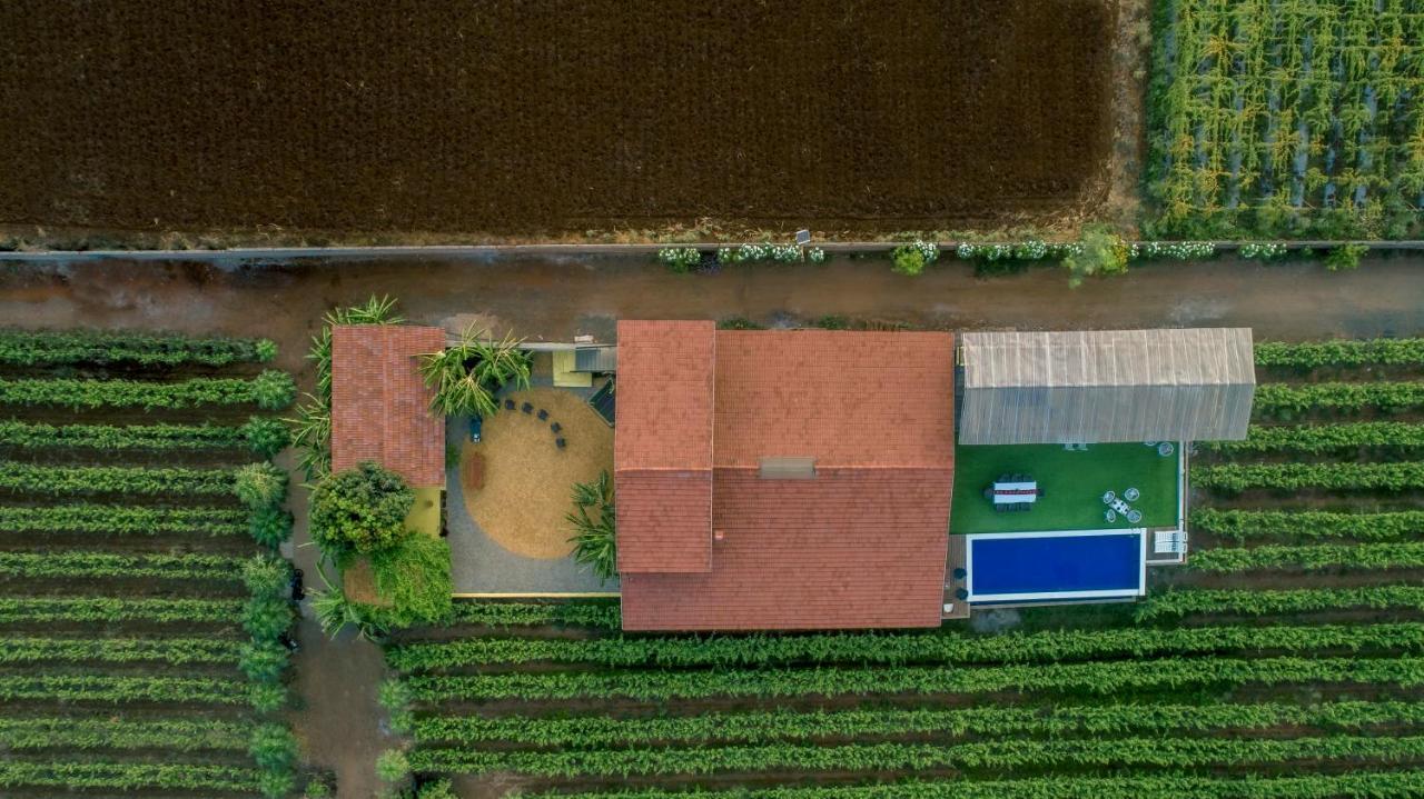 Saffronstays Onellaa, Nashik - Infinity Pool Villa Surrounded By A Vineyard Eksteriør bilde