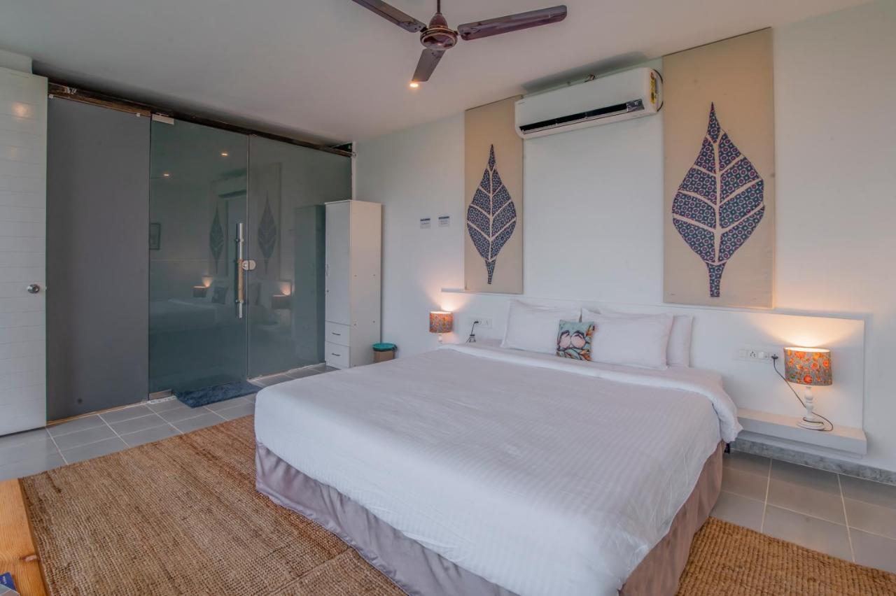 Saffronstays Onellaa, Nashik - Infinity Pool Villa Surrounded By A Vineyard Eksteriør bilde