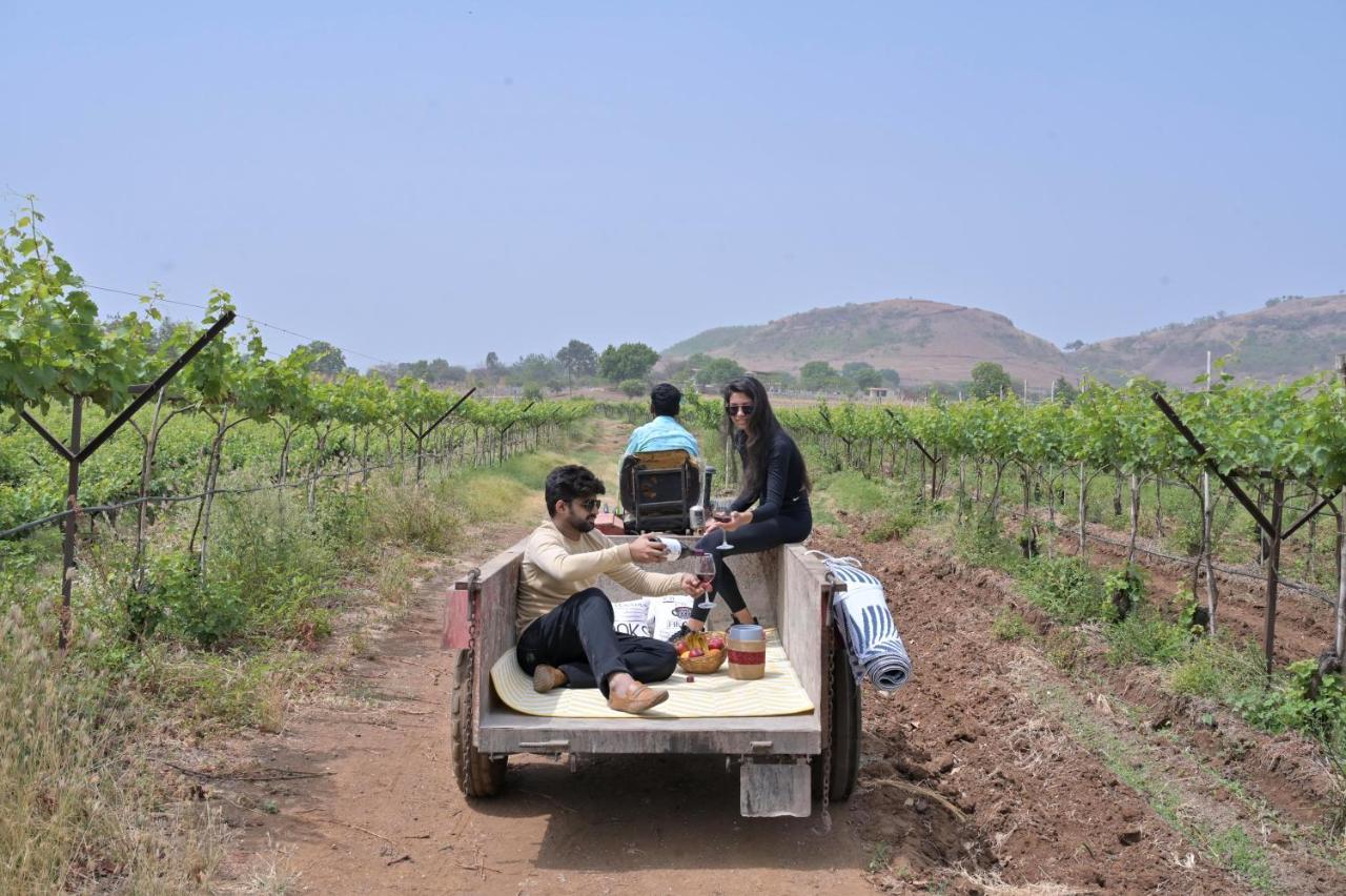 Saffronstays Onellaa, Nashik - Infinity Pool Villa Surrounded By A Vineyard Eksteriør bilde
