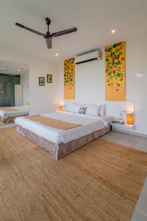 Saffronstays Onellaa, Nashik - Infinity Pool Villa Surrounded By A Vineyard Eksteriør bilde