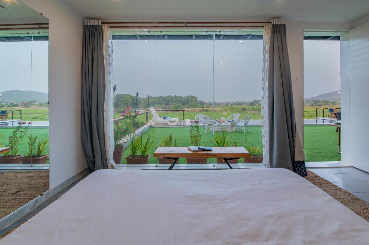 Saffronstays Onellaa, Nashik - Infinity Pool Villa Surrounded By A Vineyard Eksteriør bilde