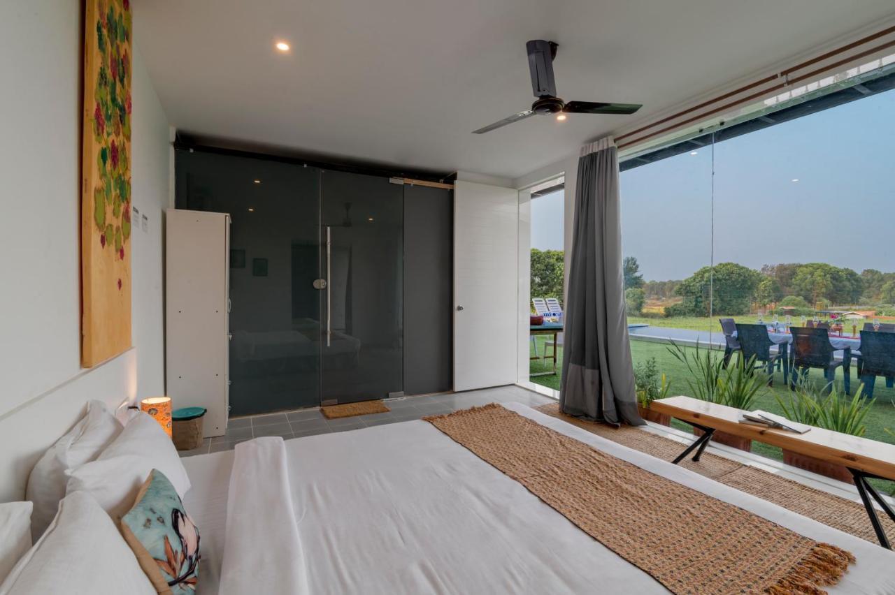 Saffronstays Onellaa, Nashik - Infinity Pool Villa Surrounded By A Vineyard Eksteriør bilde