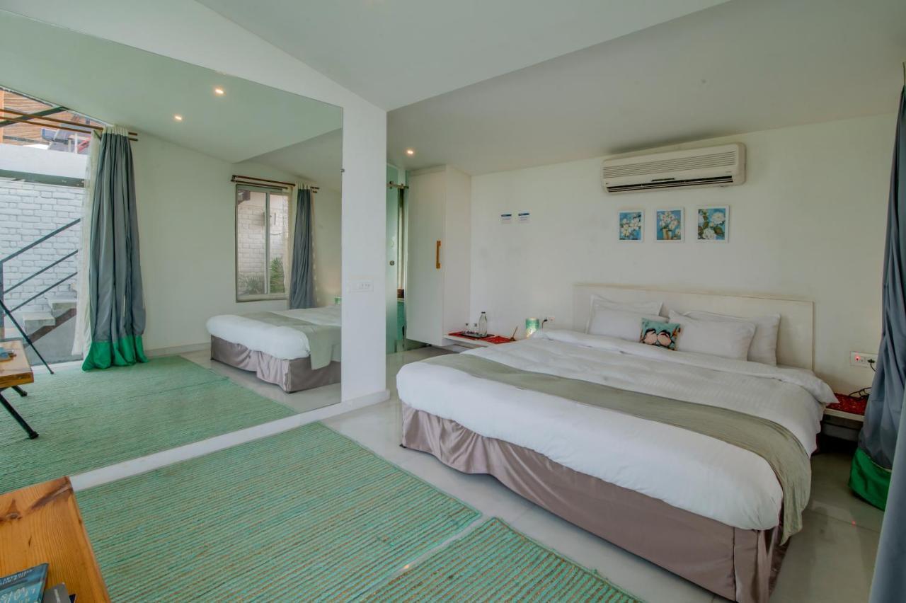 Saffronstays Onellaa, Nashik - Infinity Pool Villa Surrounded By A Vineyard Eksteriør bilde