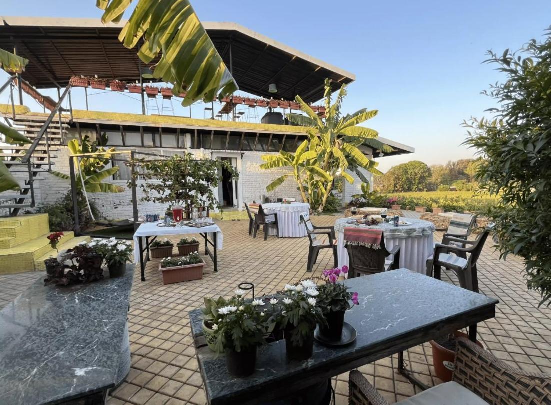Saffronstays Onellaa, Nashik - Infinity Pool Villa Surrounded By A Vineyard Eksteriør bilde